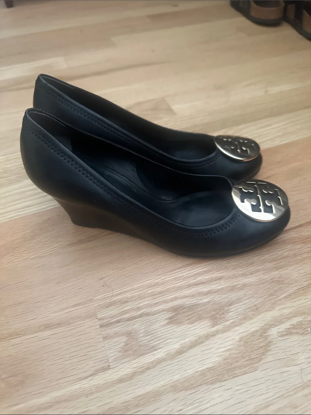Tory Burch wedge heel black and gold